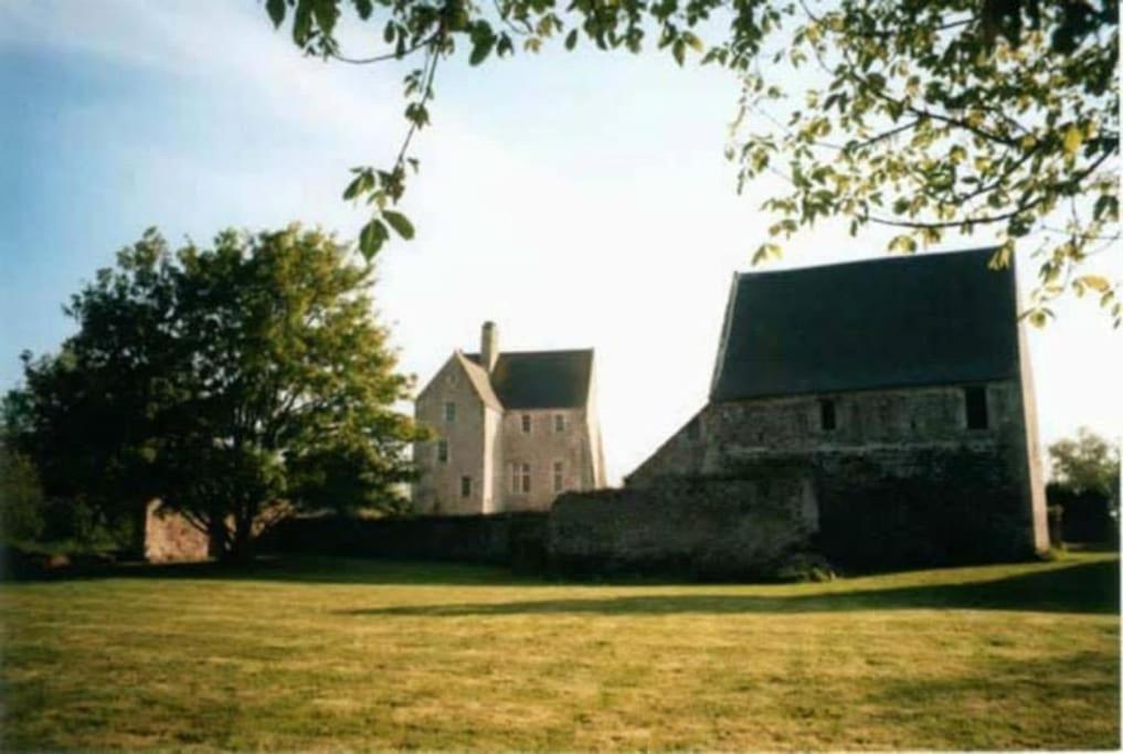 Vila Le Chateau De Neuilly La Foret Isigny-sur-Mer Exteriér fotografie